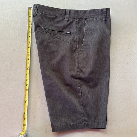 Volcom Shorts (33) - Picture 9 of 9